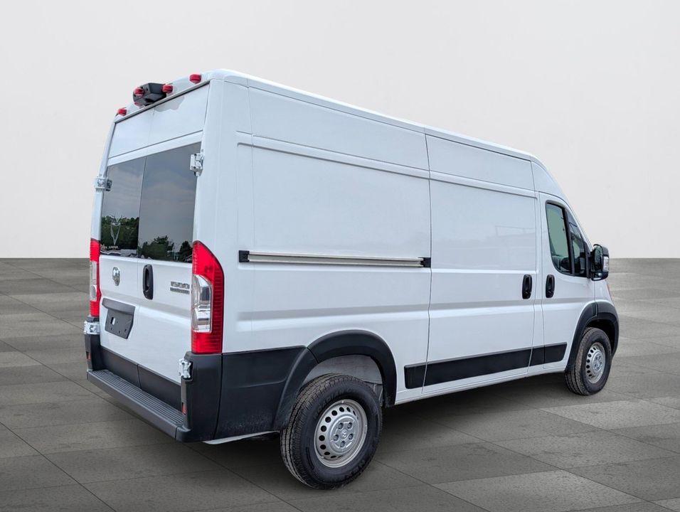 RAM ProMaster 1500 2025 - Image 9