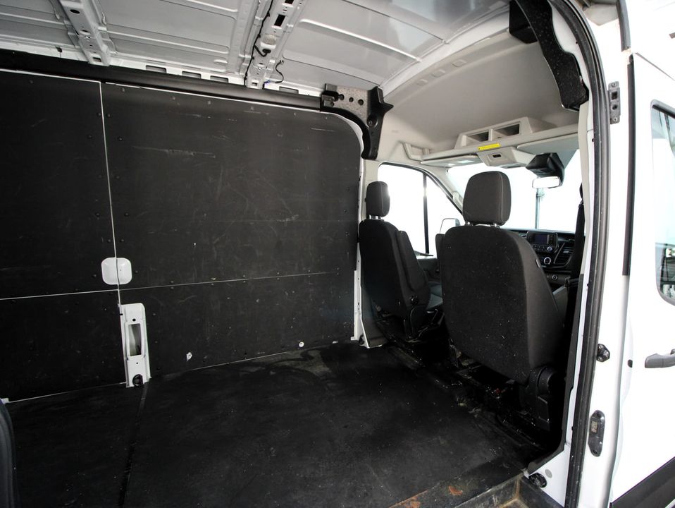 Ford Transit-250 Cargo Van 2023 - Image 10
