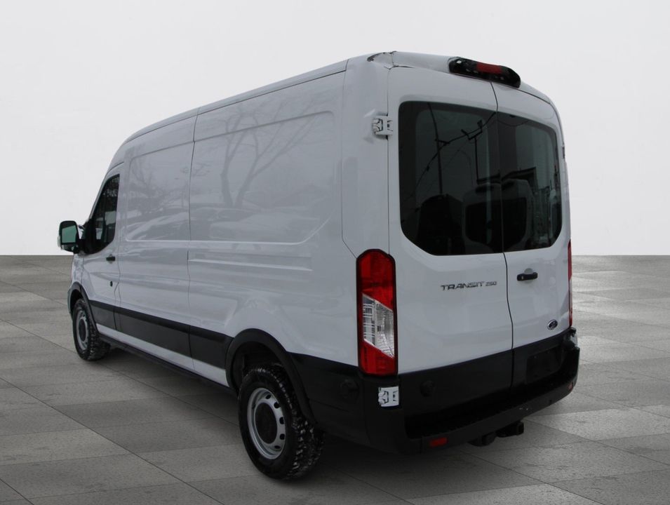 Ford Transit-250 Cargo Van 2023 - Image 12