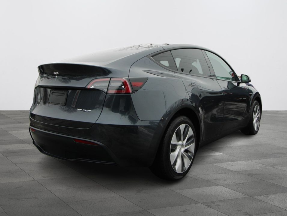 Tesla Model Y 2024 - Image 9