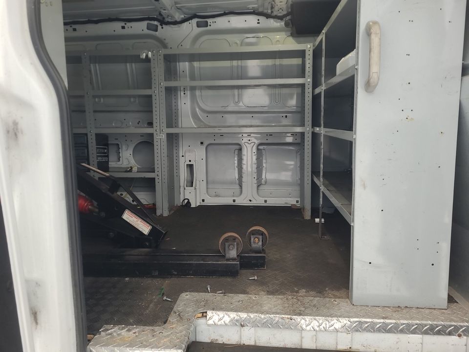 Ford Transit-150 2016 - Image 2