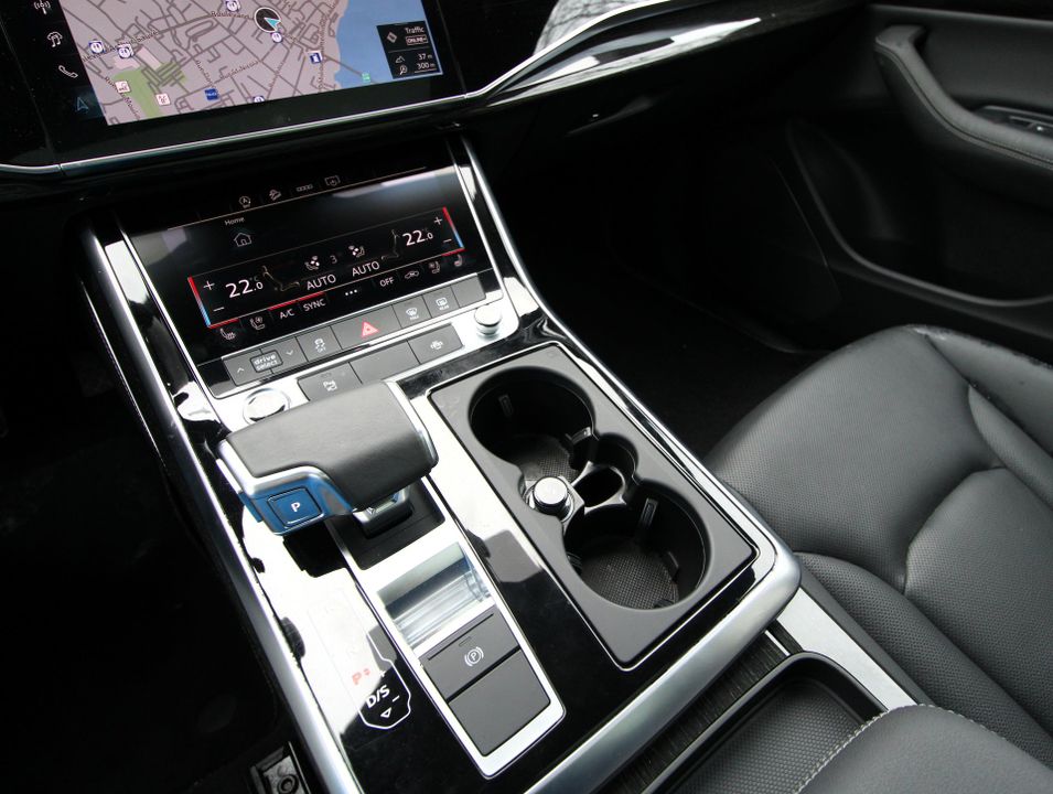 Audi Q8 2025 - Image 11