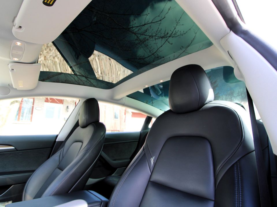 Tesla Model 3 2022 - Image 10