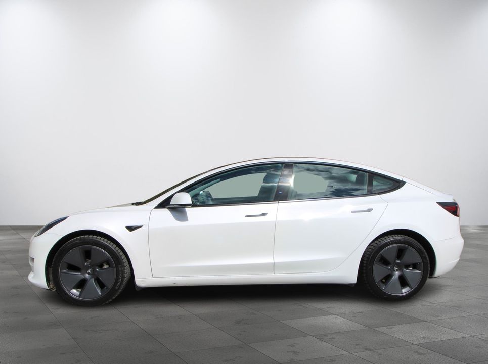 Tesla Model 3 2022 - Image 9
