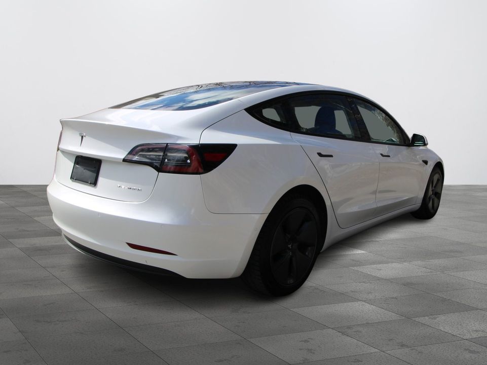 Tesla Model 3 2022 - Image 11