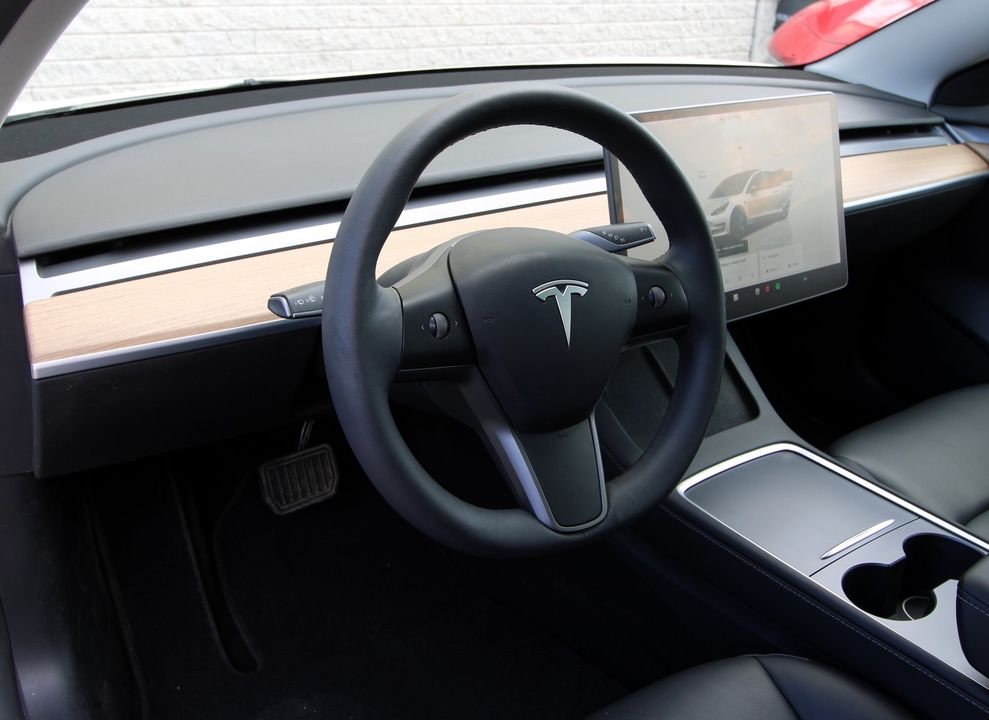 Tesla Model 3 2022 - Image 8