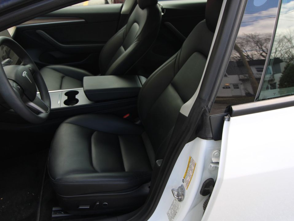 Tesla Model 3 2022 - Image 14