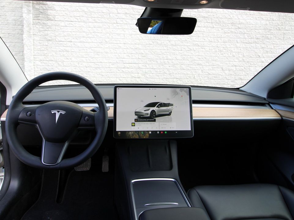 Tesla Model 3 2022 - Image 12