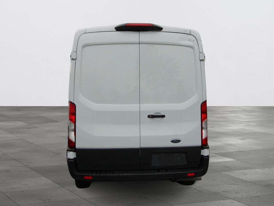 Ford Transit Cargo Van 2022 - Image 17