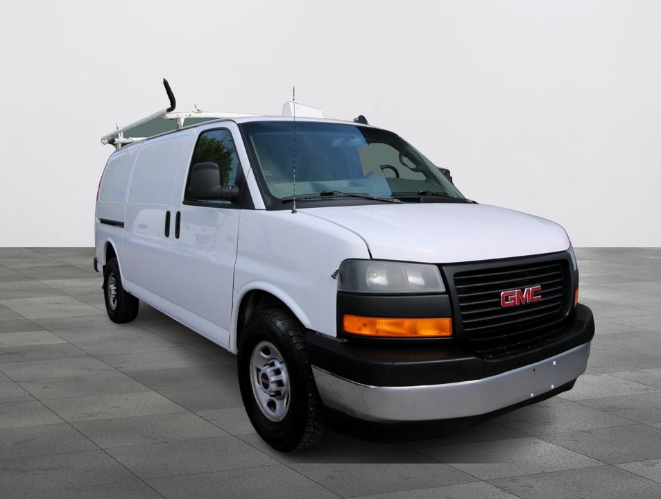 GMC Savana Cargo Van 2018 - Image 3