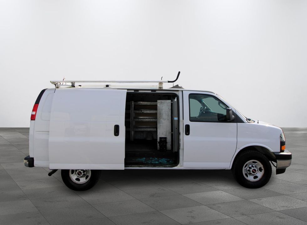 GMC Savana Cargo Van 2018 - Image 5