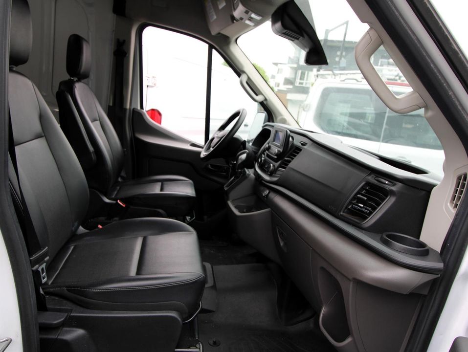 Ford Transit Cargo Van 2022 - Image 14
