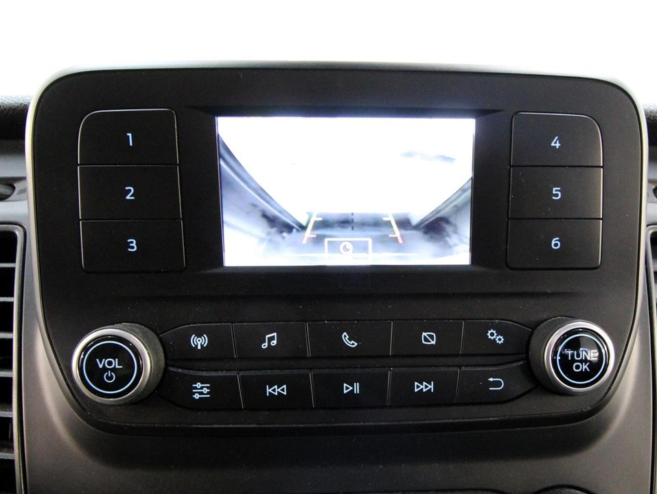 Ford Transit Passenger Wagon 2021 - Image 2