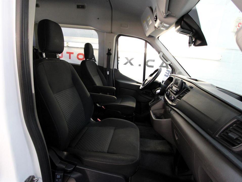 Ford Transit Passenger Wagon 2021 - Image 13