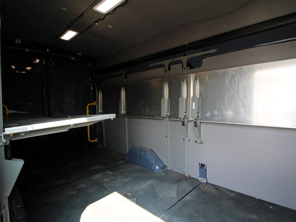 Ford Transit Cargo Van 2021 - Image 12