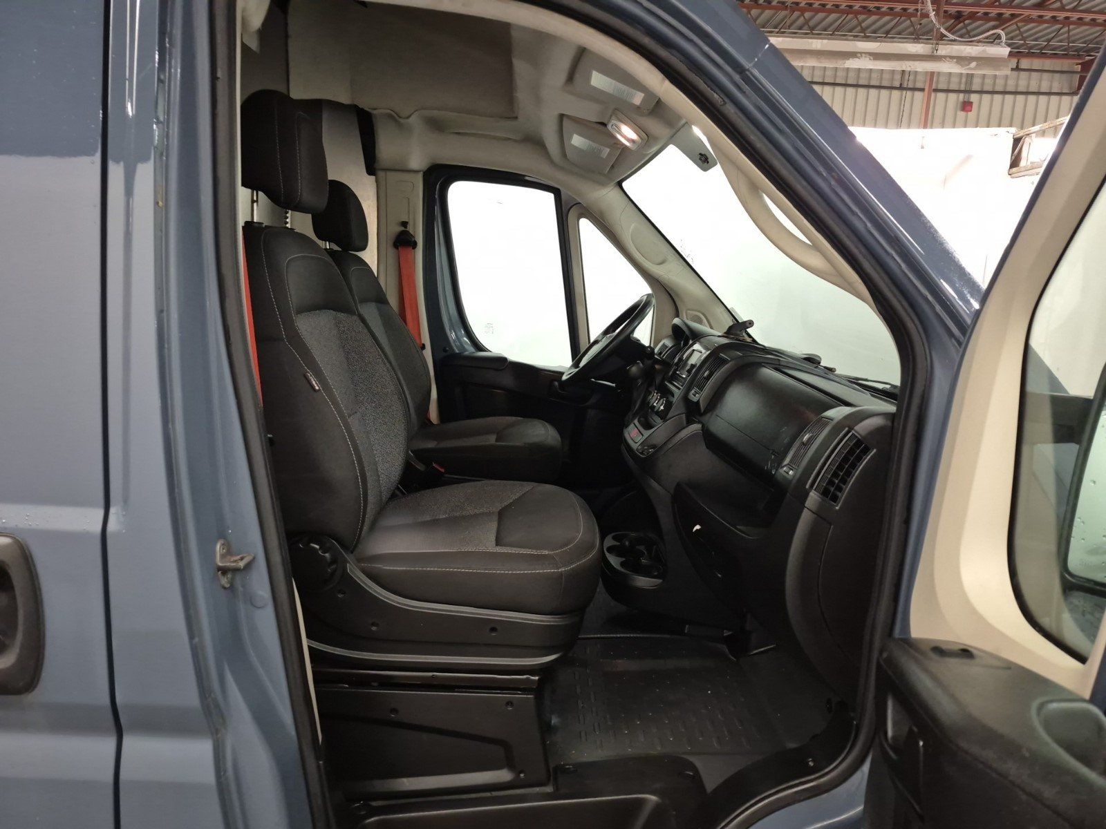 RAM ProMaster 3500 2020 - Thumbnail 9