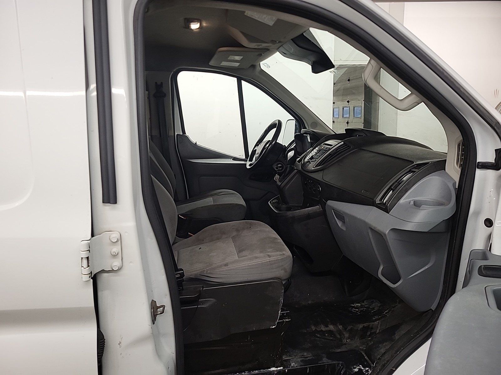 Ford Transit-150 2017 - Thumbnail 6