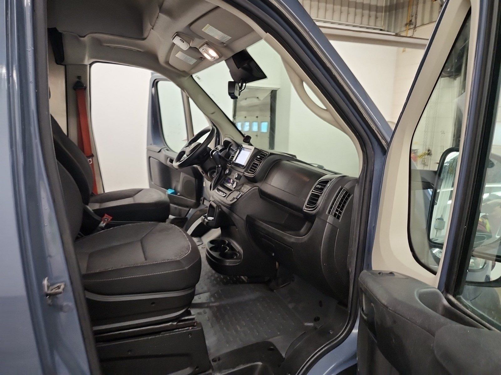 RAM ProMaster 3500 2022 - Thumbnail 6