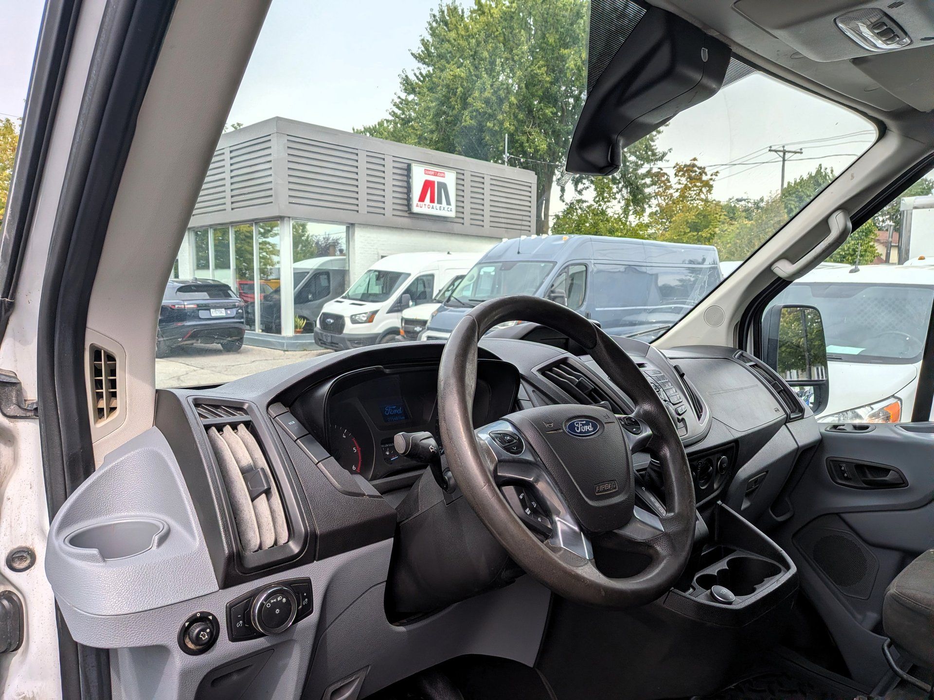 Ford Transit-250 2018 - Thumbnail 3